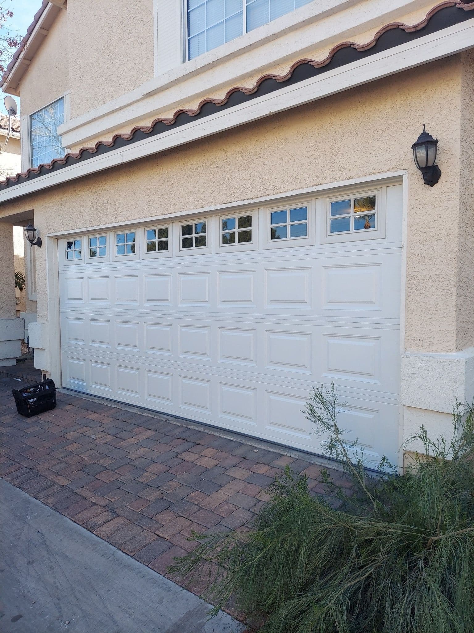 A Fresh Garage Door Installed in Las Vegas